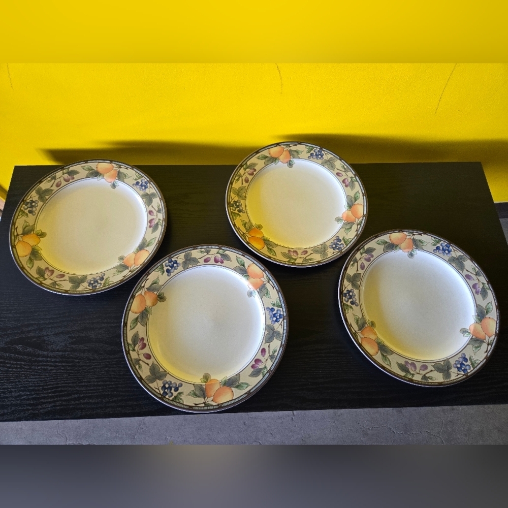Vintage Mikasa Garden Harvest Intaglio Set of 4 Dinner Plates Sz 11" READ